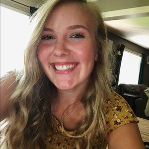 Meet your Posher, Aly